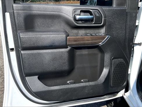 Used 2022 Chevrolet Silverado 2500 LT w/ Convenience Package image 21