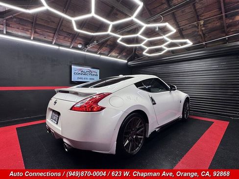 Used 2009 Nissan 370Z Touring w/ Aerodynamics Pkg RWD image 3