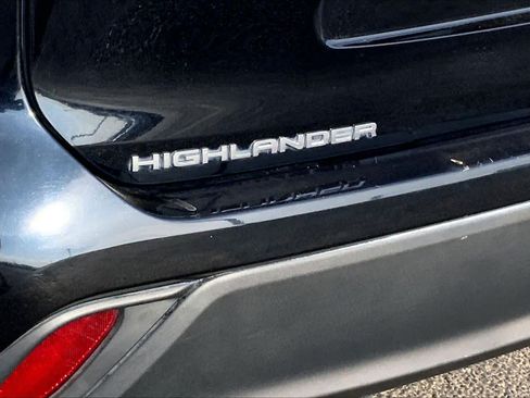 Used 2023 Toyota Highlander XLE FWD image 10