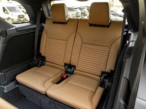 New 2026 Land Rover Discovery Dynamic SE AWD/4WD image 27
