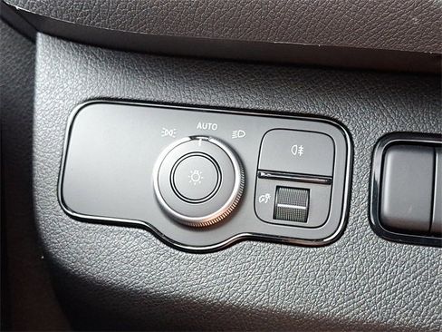 Used 2025 Mercedes-Benz Sprinter 2500 image 26