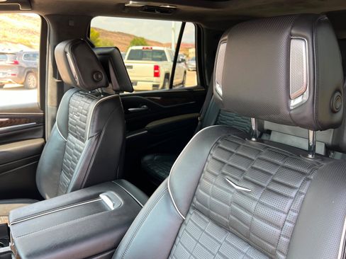 Used 2024 Cadillac Escalade Sport Platinum w/ LPO, ONYX Package AWD/4WD image 18