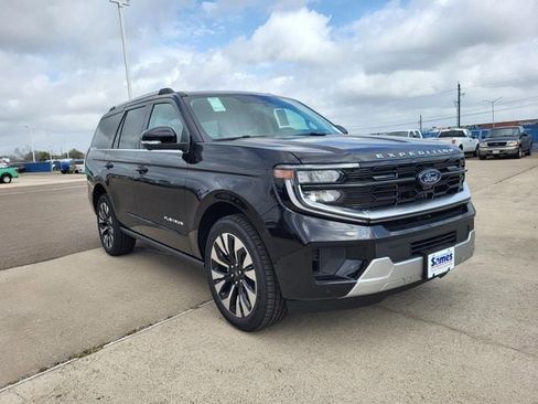 New 2026 Ford Expedition Platinum w/ Driver's Package image 17
