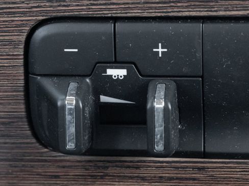 Used 2019 RAM 1500 Laramie w/ Convenience Group image 40