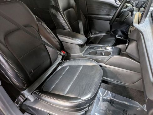 Used 2024 Ford Escape Platinum image 29