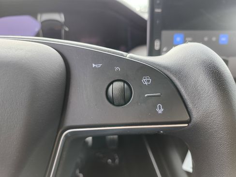 Used 2022 Tesla Model S AWD/4WD image 35