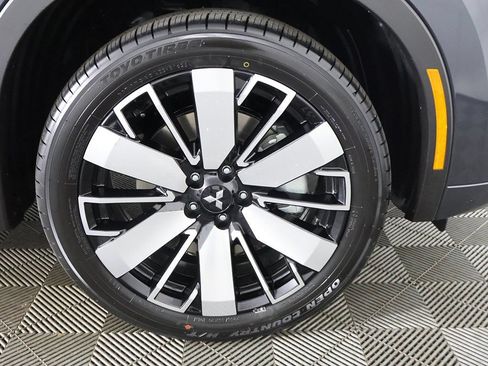 Used 2025 Mitsubishi Outlander SEL AWD/4WD image 28