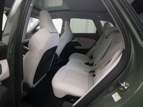 New 2025 Audi Q5 2.0T Premium Plus w/ Premium Plus image 16