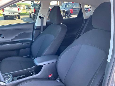 Used 2025 Hyundai Kona SE FWD image 22