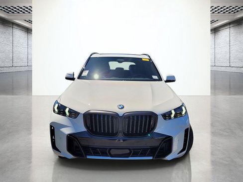 Used 2025 BMW X5 xDrive40i w/ M Sport Package AWD/4WD image 4