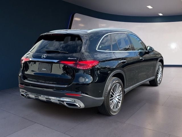 Used 2023 Mercedes-Benz GLC 300 4MATIC image 5