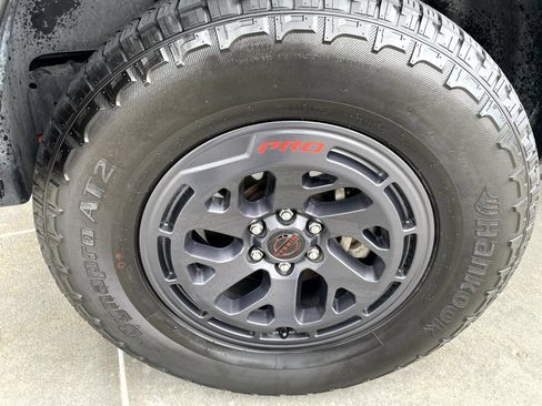 Used 2025 Nissan Frontier PRO-4X w/ Tow Package AWD/4WD image 6