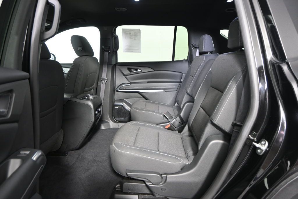 Used 2024 Chevrolet Traverse LT w/ Enhanced Driving Package AWD/4WD image 18