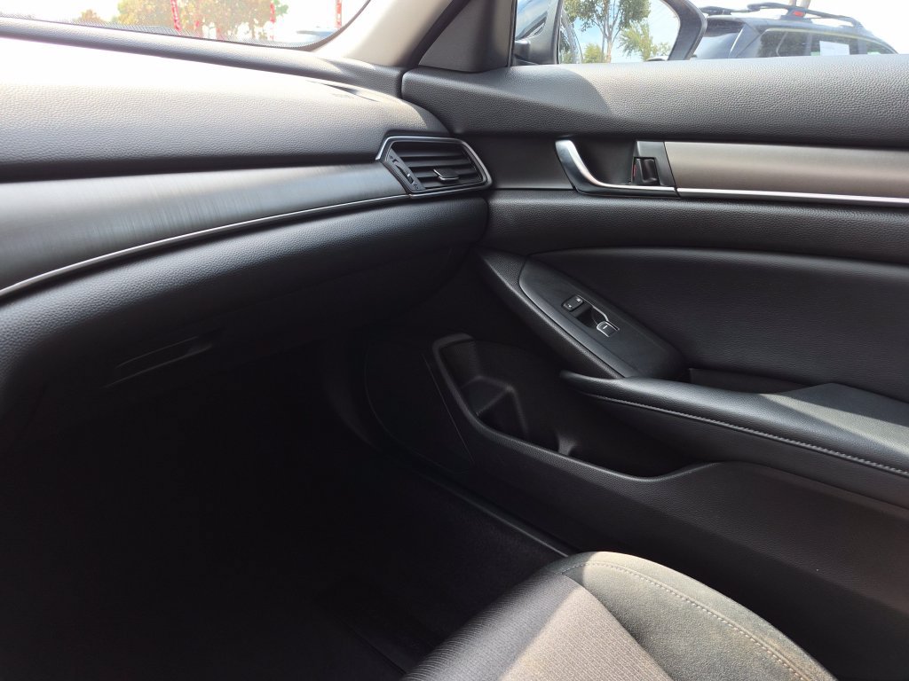Used 2018 Honda Accord LX image 21