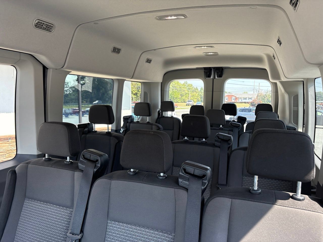 Used 2025 Ford Transit 350 XLT RWD image 4
