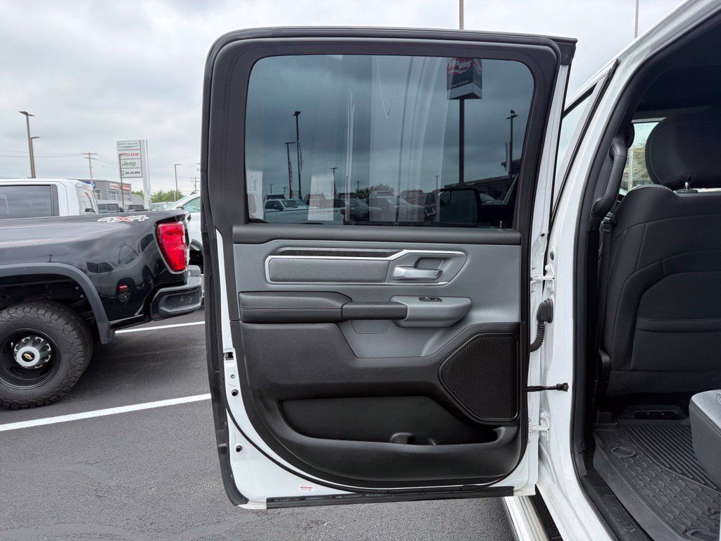 Used 2022 RAM 1500 Big Horn AWD/4WD image 10