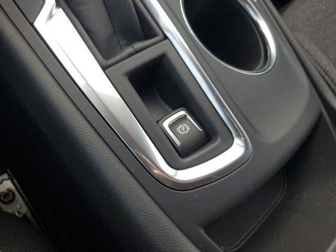 Used 2023 Chevrolet Equinox LT image 30