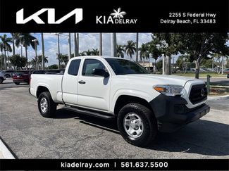 Used 2020 Toyota Tacoma SR video 1