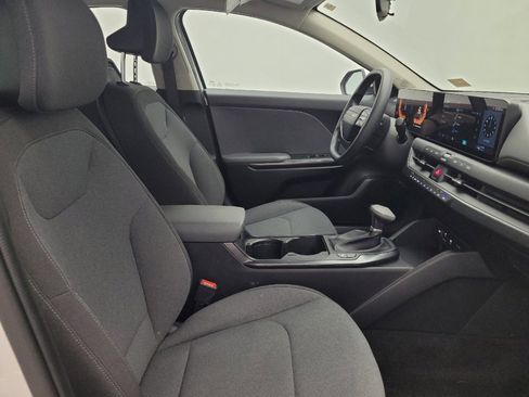 Used 2025 Kia K4 FWD image 21