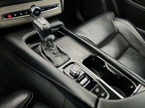 Used 2021 Volvo XC90 T6 Inscription image 17