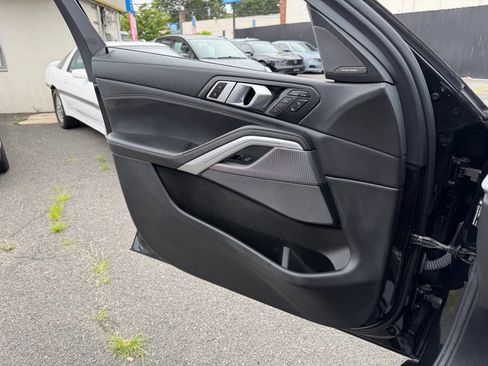 Used 2020 BMW X6 xDrive40i w/ M Sport Package AWD/4WD image 16