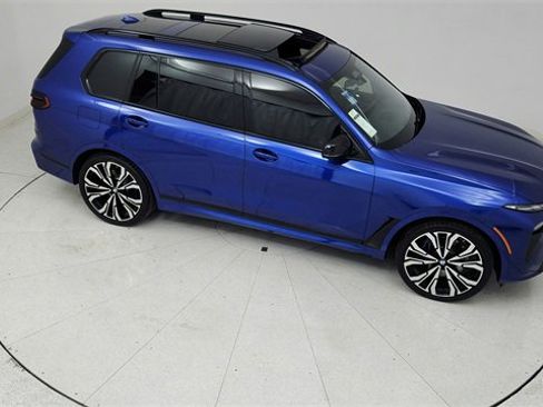 Used 2025 BMW X7 M60i image 13