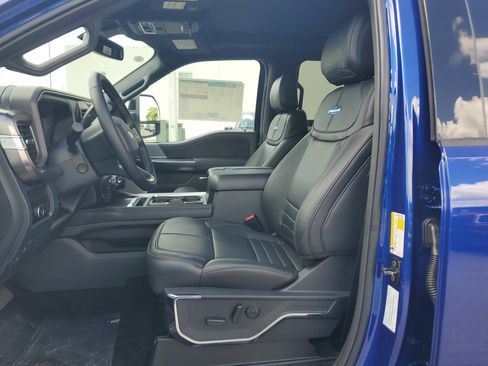 New 2026 Ford F350 Platinum w/ FX4 Off-Road Package image 13