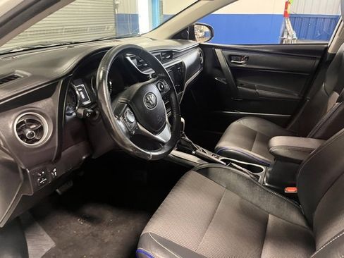 Used 2017 Toyota Corolla SE image 23