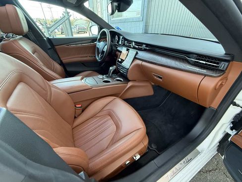 Used 2022 Maserati Quattroporte GT image 12