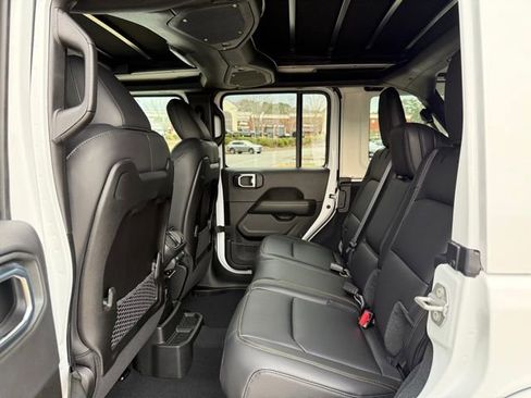 New 2026 Jeep Wrangler Unlimited Sahara AWD/4WD image 27