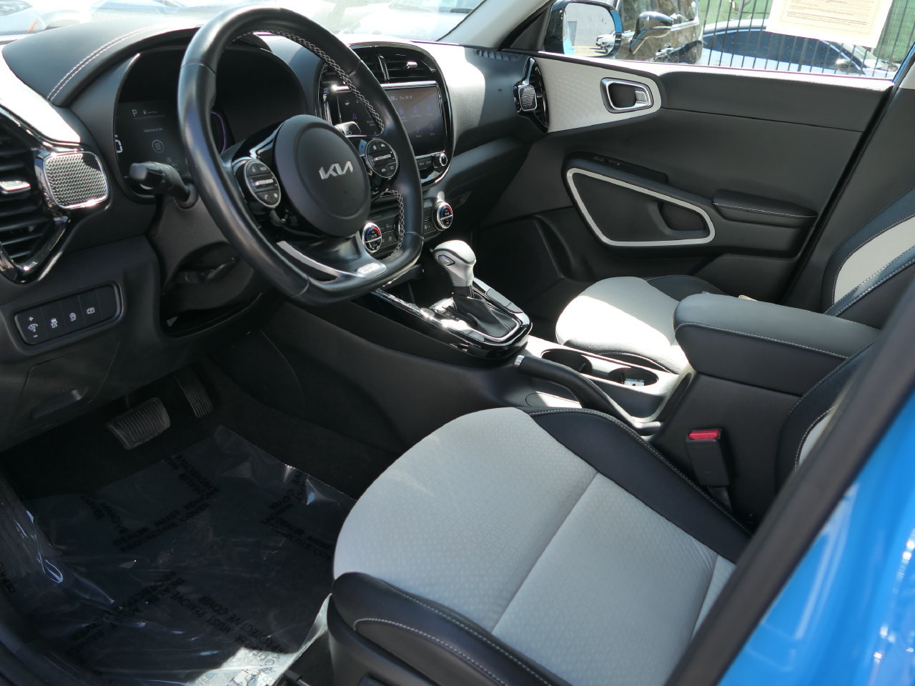 Certified 2023 Kia Soul GT-Line FWD image 12