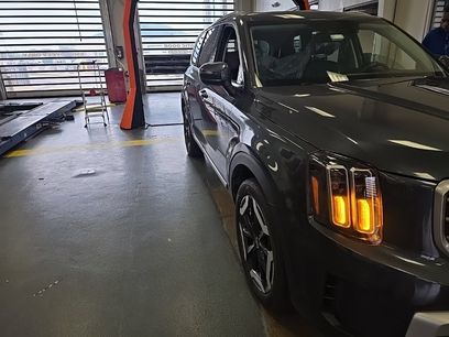 Used 2024 Kia Telluride S w/ S Sunroof Package