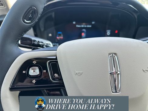 New 2026 Lincoln Corsair Premiere image 14