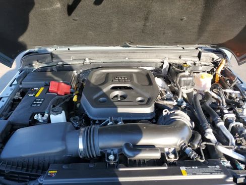 Used 2025 Jeep Wrangler Sahara image 11