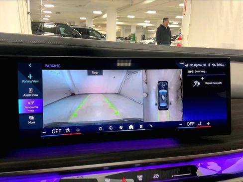 Certified 2023 BMW 760i xDrive image 24