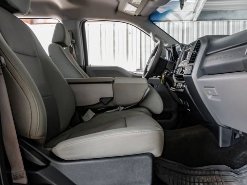 Used 2018 Ford F250 XL w/ STX Appearance Package AWD/4WD image 31