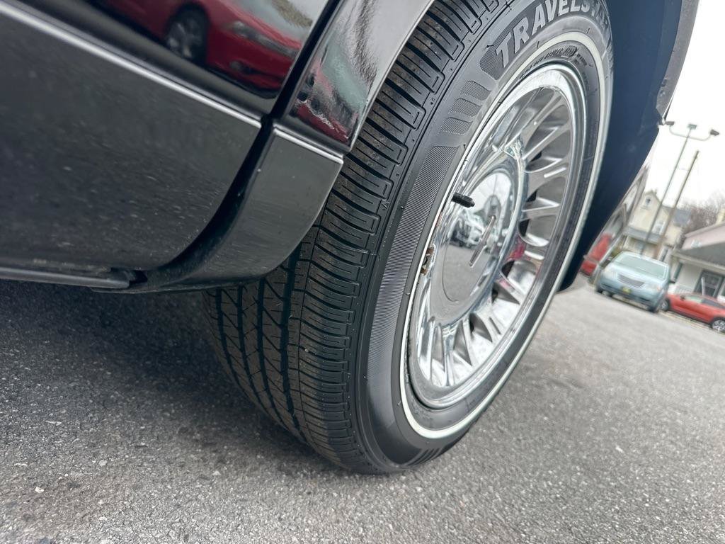 Used 2002 Lincoln Town Car Cartier RWD image 35