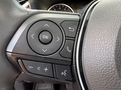 Used 2021 Toyota RAV4 XLE Premium FWD image 17