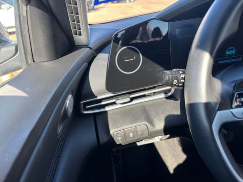 Used 2025 Hyundai Elantra SEL image 35