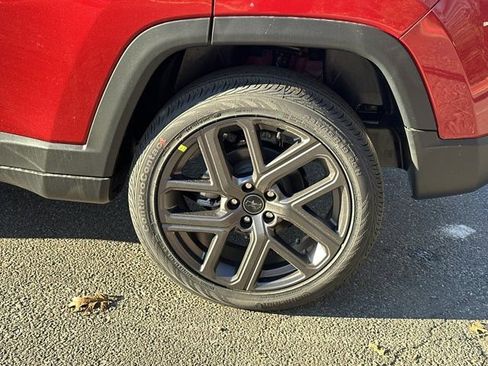 New 2026 Jeep Compass Latitude image 21