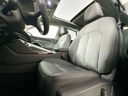 New 2025 Audi Q5 Premium image 18