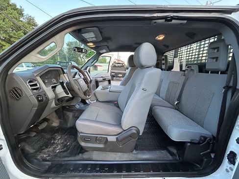 Used 2015 Ford F550 4x4 SuperCab Super Duty image 17
