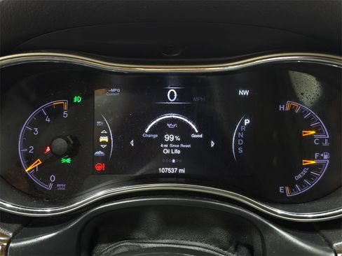 Used 2014 Jeep Grand Cherokee Limited w/ Luxury Group II image 22