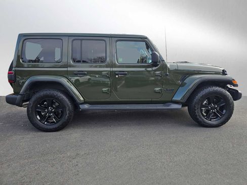 Used 2021 Jeep Wrangler Unlimited Sahara image 2