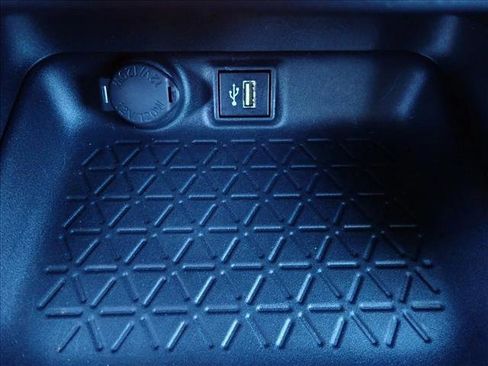 Used 2024 Toyota RAV4 XLE image 21