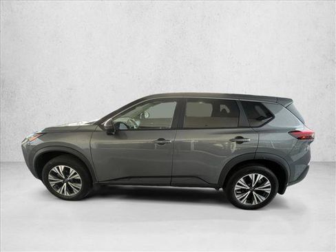 Used 2023 Nissan Rogue SV image 2