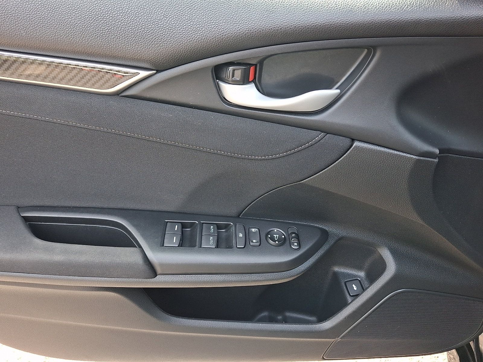 Used 2018 Honda Civic EX image 12