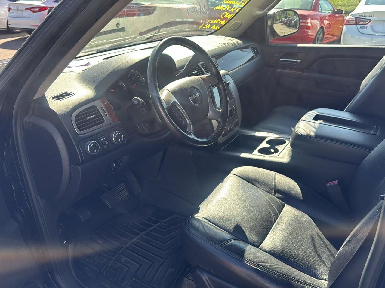 Used 2012 GMC Yukon SLT w/ SLT-2 Equipment Package AWD/4WD image 9