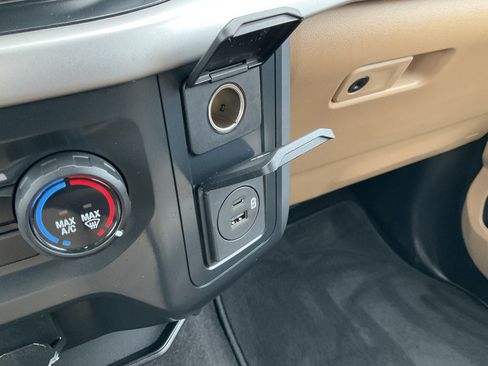 Used 2022 Ford F150 XLT image 12
