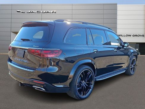 Used 2025 Mercedes-Benz GLS 580 4MATIC image 2